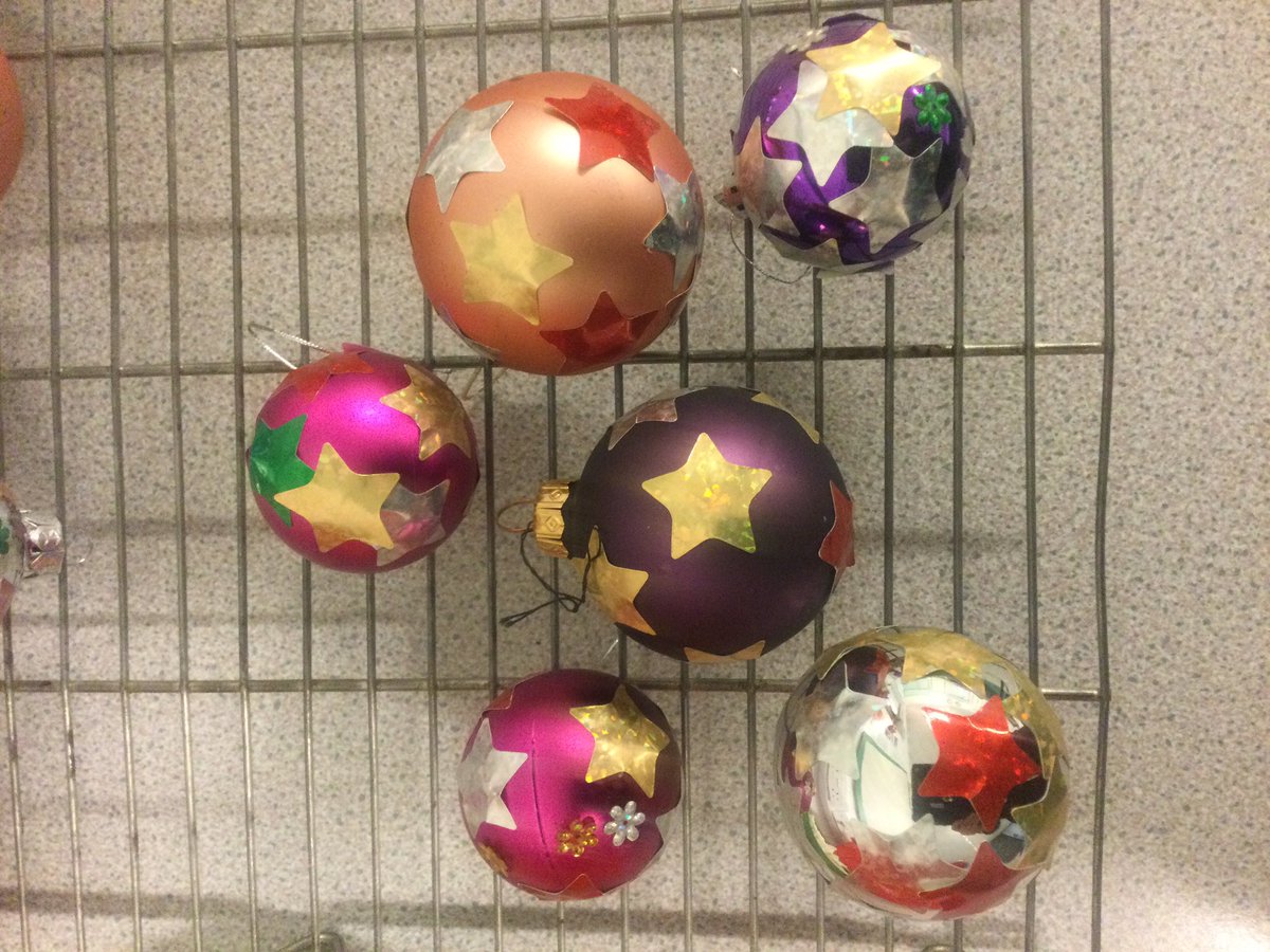 class2foxton's tweet photo. Class 2 have had a sparkly and glittery day decorating salt dough, baubles and Diwali lamps. https://t.co/Z9rPIaTjOK