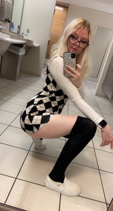 Oh hai ! https://t.co/WYaPmsXOHD<a href="/tag/doggy"class="tags"><span>#doggy</span></a>