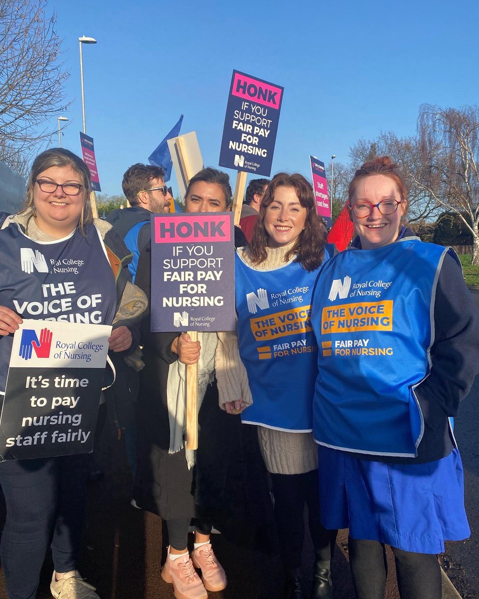 rookster88's tweet photo. Supporting @theRCN strike on the @CUH_NHS picket line today #SafeStaffingSavesLives https://t.co/x913Qpy2Zm