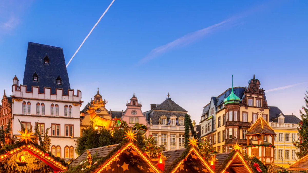 The magic of the season is accentuated by the warm scents and sparkling sights of traditional Christmas Markets, and Europe has some of the most enchanting and picturesque fairs in the world. 🎄 #makeitpossible Read more: bit.ly/3WeGil9 #travelapp #JourneyHeroapp