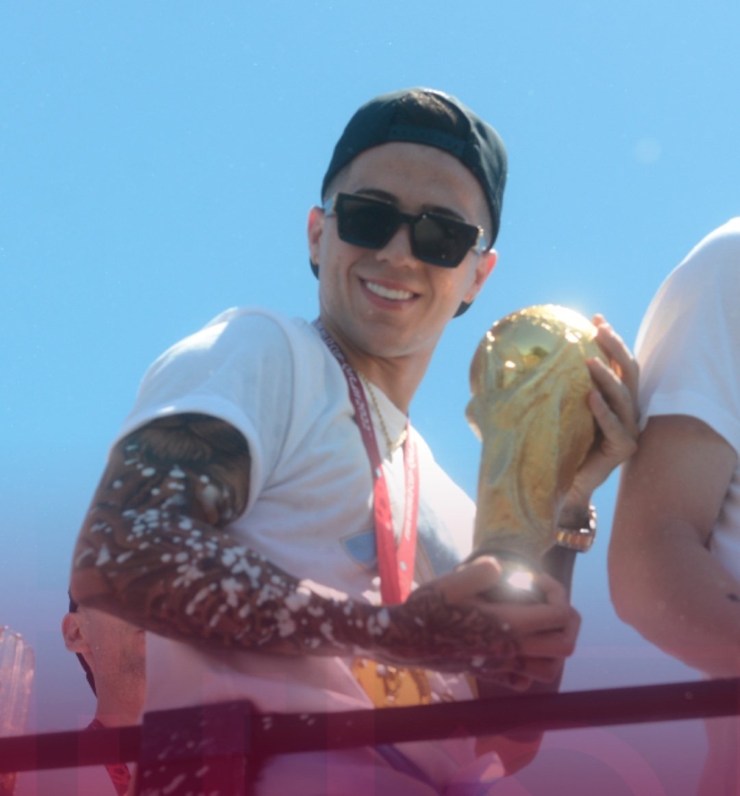 pmonumental's tweet photo. Hola que tal buen día, yo estoy cheto bien recién llego de la gira 😎🏆 https://t.co/VLX6cKVRUf