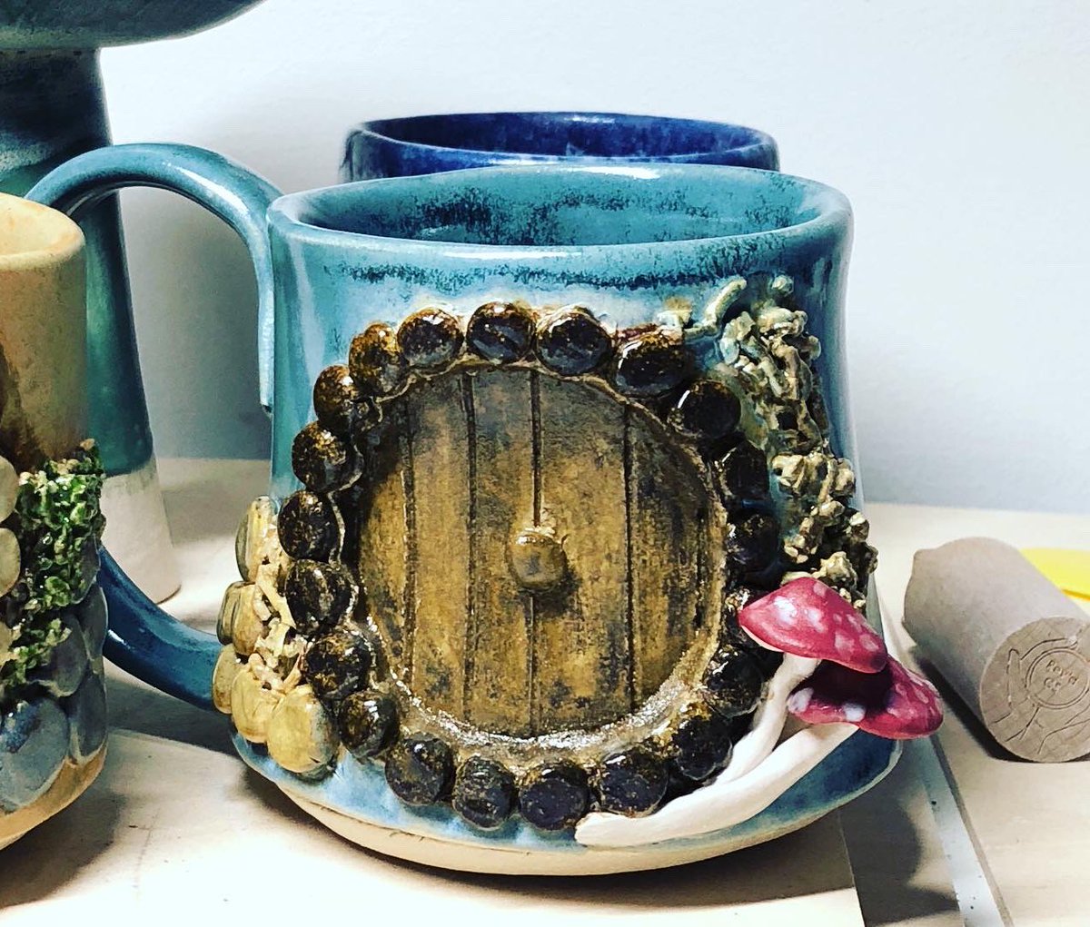 LinaHound's tweet photo. Hobbit mugs for my brother’s wedding next year 
#creativesister #amaker #alwaysdoingthings https://t.co/1cgjG0GpRf