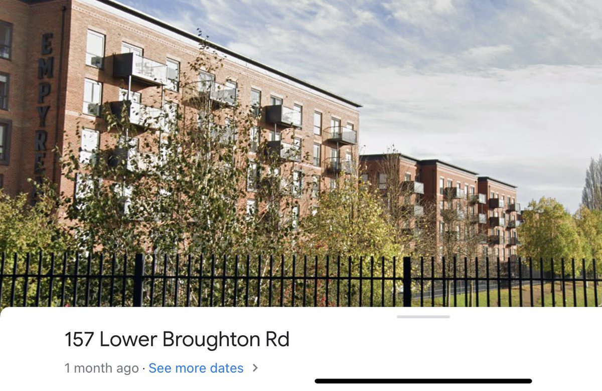 FrancisRBarker's tweet photo. @HarryHamishGray Maybe, but I don’t think it’s too to hard to create contemporary architecture that attempts to blend in with its historic surroundings. 

I’ve always thought these new builds  in salford mix the practicality of modernism with traditional industrial architectural forms perfectly. https://t.co/AXG5es3Vj9