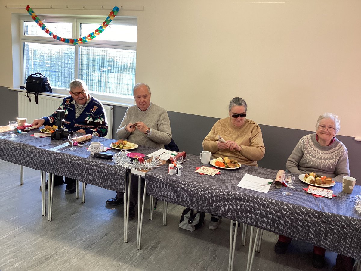 FlintshireFood's tweet photo. Amazing Christmas lunch at Holway Community Centre 🍽 

Thank you to the pupils of Ysgol Treffynnon for all their hard work cooking the dinner and the school choir who did an amazing job! 👏 

Look out for more events happening soon!

Nadolig Llawen 🎅 https://t.co/sM5DXF2CkT