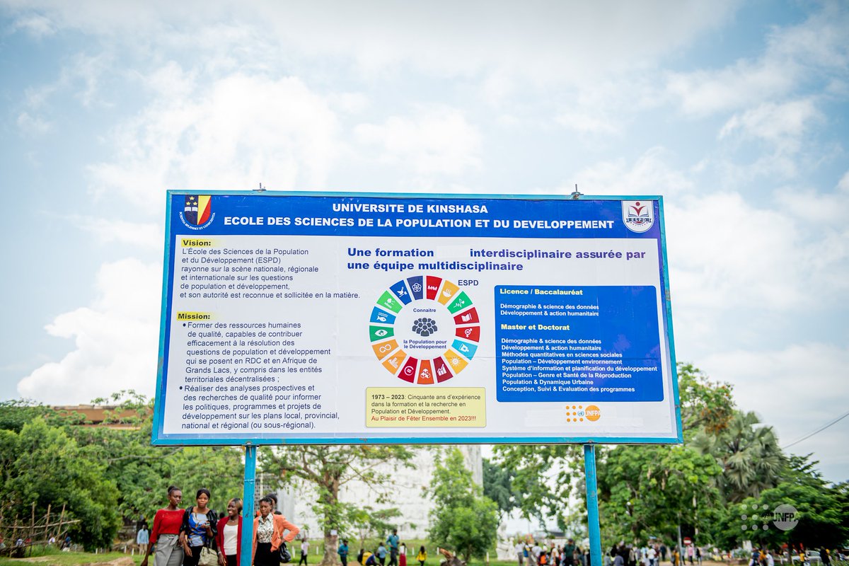 UNFPARDC's tweet image. ✅UNFPA dote la nouvelle Ecole des Sciences de la Population &amp;amp; du Développement (#ESPD) de l’Université de Kinshasa (#UNIKIN) en matériels &amp;amp; équipements informatiques
✅Ce lot remis par Docteur @eugene_kongnyuy est constitué d’ordinateurs de dernière génération &amp;amp; d’imprimantes