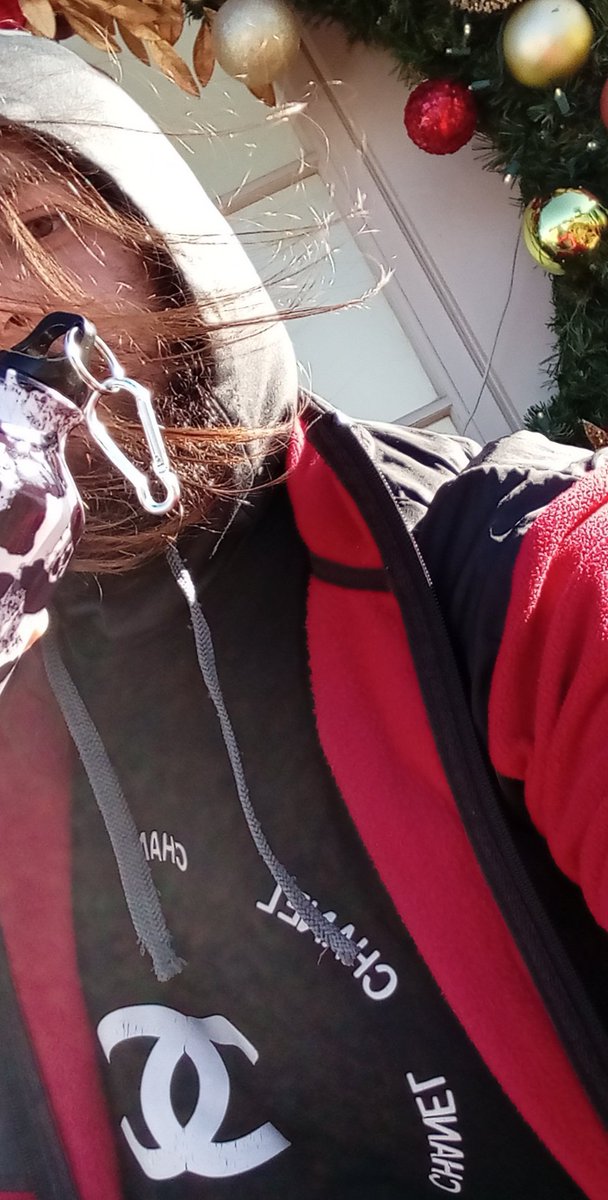 r3d3vrth's tweet photo. im a big dawg #xmas #chanel #toodrippy #hurtsszn #gobirds https://t.co/Xc6jTwy01l
