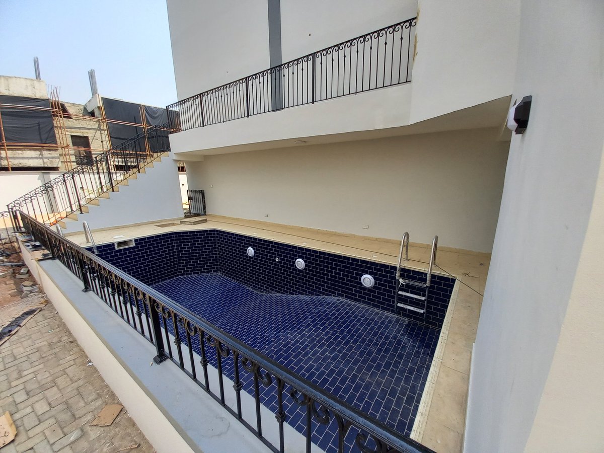 AAbuBakre's tweet photo. 50% completed-
2 buildings done
1 ongoing https://t.co/8a0F4LgosZ