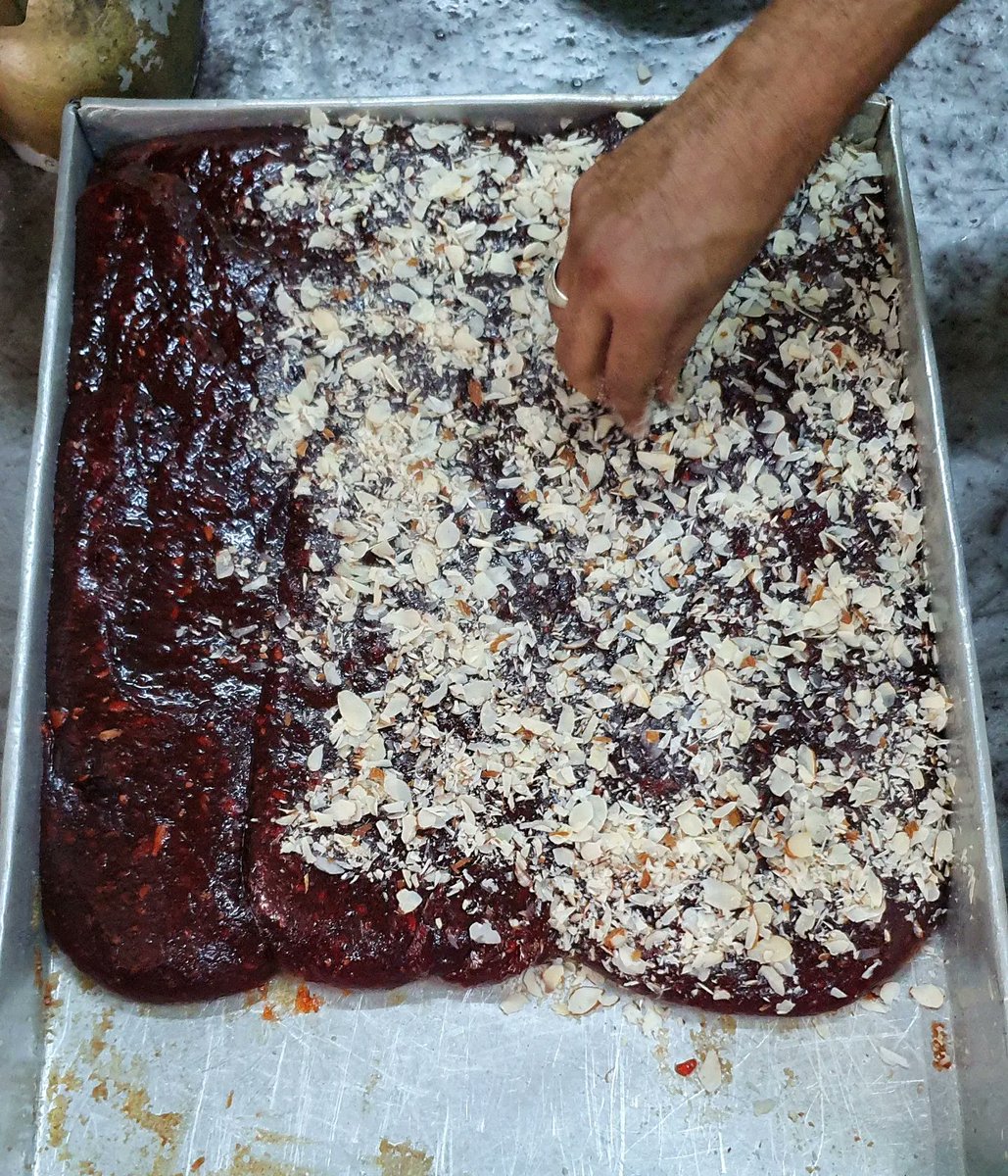 Discover_Msa's tweet image. Halwa.
A dessert that is greatly indulged in down here at the Coast especially in weddings and during Ramadhan. Kahawa tungu goes well with it!

#thestreetfoodofmombasa #discovermombasa #discover001