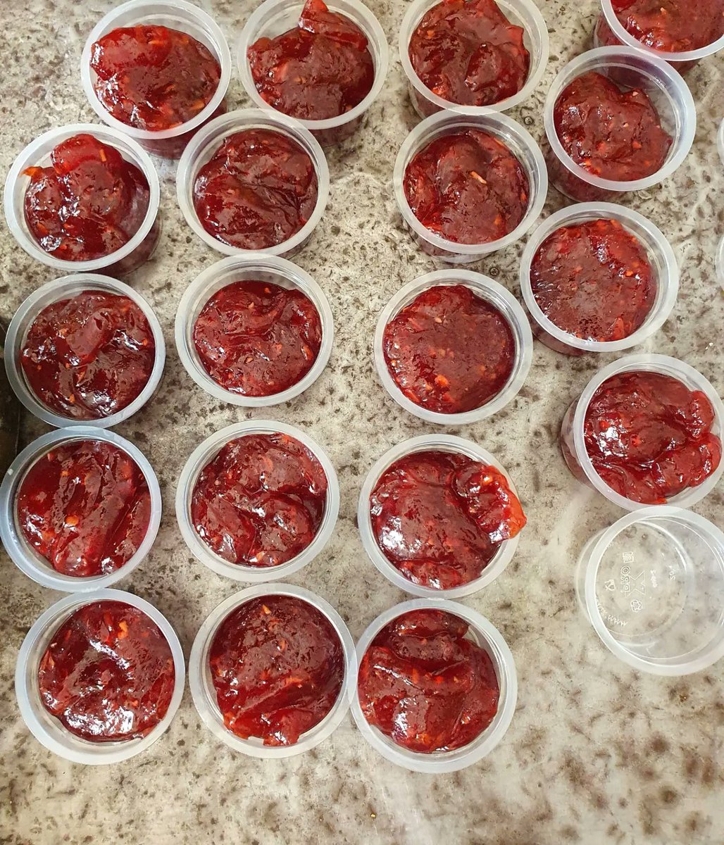 Discover_Msa's tweet image. Halwa.
A dessert that is greatly indulged in down here at the Coast especially in weddings and during Ramadhan. Kahawa tungu goes well with it!

#thestreetfoodofmombasa #discovermombasa #discover001