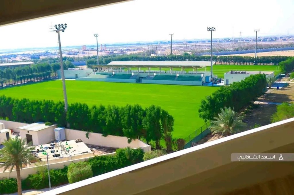 ملاعب التمرين ليست في انجلترا او إسبانيا او قطر .. انها في قلعة الخليج الباسمة البصرة .. 

#يل_معتني_خطار_كل_الهلا_بيك
#البصرة_والسياب_واجب_تحييك