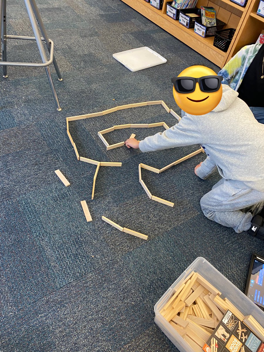 WilshireLibrary's tweet image. Coding an #OllieRobot to get through a @KEVAplanks maze is no easy task, but these students continue to persevere! #MonthOfCode #coding #ONSchoolLibraries