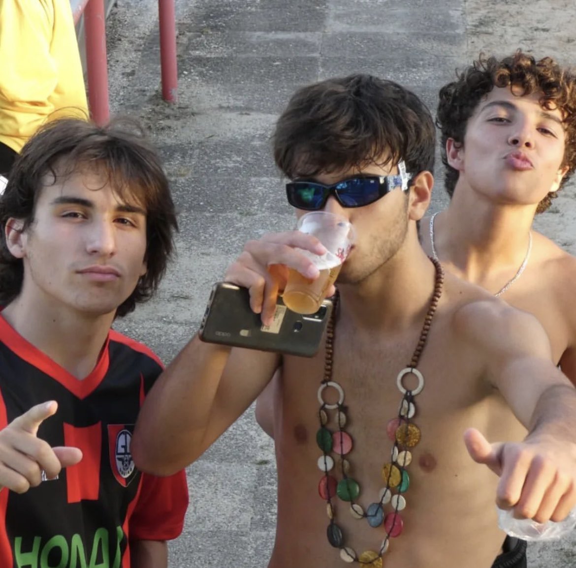 Adeus, meu irmão. Sabes que te amo e que nunca te deixei para trás. Foram muitos anos juntos, bons e maus momentos que nunca esquecerei. Espero que estejas com o avô Mário a jogar futebol aí em cima. E quando me chamares, eu irei 🖤