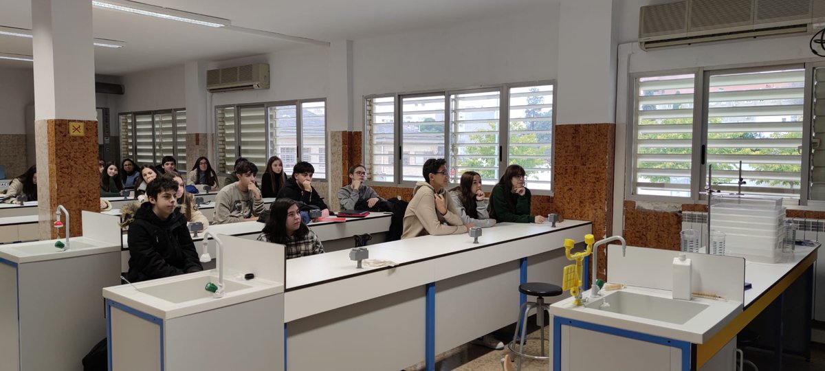 ieselpicarral's tweet photo. Gran jornada en el IES El Picarral. 4 institutos hemos fundado #AINVES, asociación por la investigación en secundaria: @IESValleEbro @IESLasMusas IES MdeUnamuno @ieselpicarral #BachilleratodeInvestigación #aprendemosjuntos @InnovaEducAr @tonimartinez24 @felipefaci @OlgaAlastruey https://t.co/fmSN7wSLSW