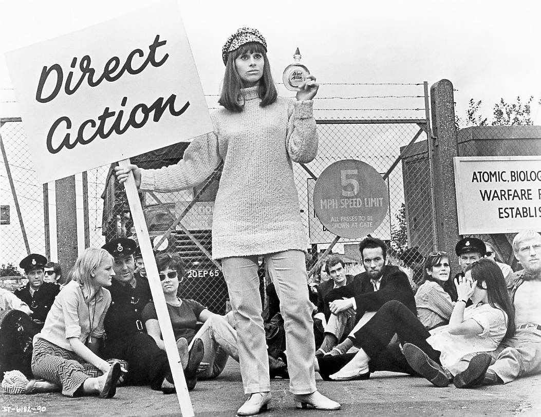 GrantMcPheeFilm's tweet photo. Rita Tushingham in Smashing Time.
Perfectly mix of Kitchen Sink, Mod and early psychedelia
#SmashingTime #RitaTushingham https://t.co/HCnTcQMMJe