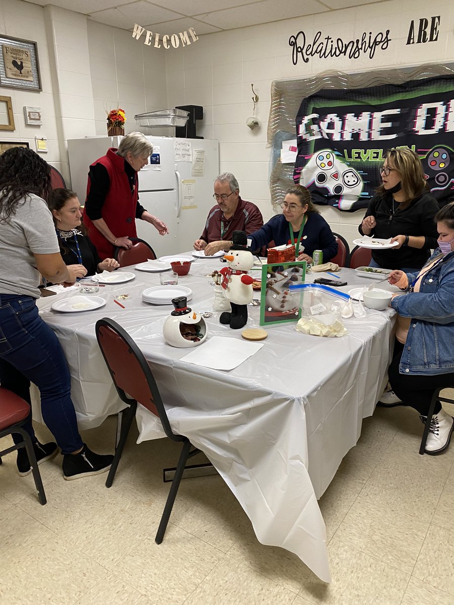 HeritageEaglesS's tweet photo. Our staff had a ball today with our December PLCs! Being teaming ideas through creativity like Escape Room #GetInTheGame2022 #HeritageMoments2022 @sdu46 @WintersTeresa https://t.co/PngeaESPwL