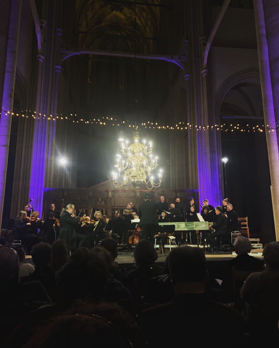 NStam5's tweet photo. Hoera, vanavond streek de Bachvereniging met veel jauchzen und frohlocken neer in de Bovenkerk! En ik zat prinsheerlijk op de 6e rij! Wat fijn om zoveel bekende gezichten hier in Kampen te zien, een groot feest was het!!❤️🎶 https://t.co/yrfXQM8Trr