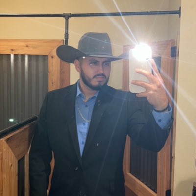 DarynGarza's tweet photo. Cause if we got to two-stepping we could come up missin 🎵 https://t.co/RgZEe9PJDS