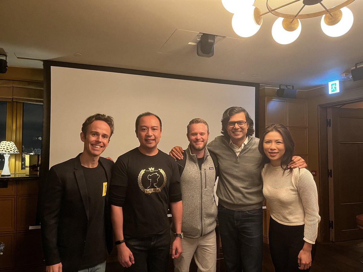 JasonJape's tweet photo. Thanks for the recognition of our hard work from @EliteApesHK in Hong Kong and all the legends out there following us. 

Thanks to the @BoredApeYC family for supporting this tiny dot on the map geographically of @discoverhk 

@dalegre asia is here to build together! https://t.co/K21giPtCwX