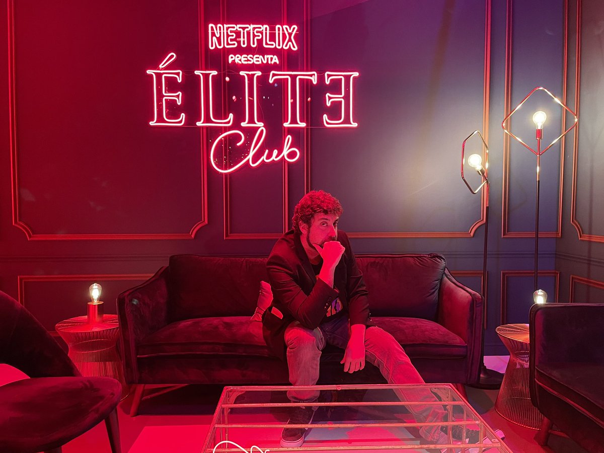 MoobysEs's tweet photo. Celebrando la navidad con @NetflixES #xmasnetflix 🎄 https://t.co/2KZdIKbm2K