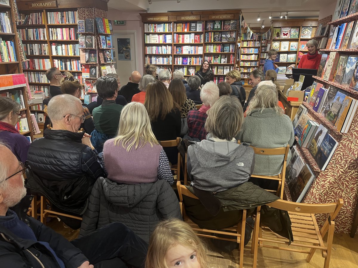 Dr. Sarah Thomas tweet media