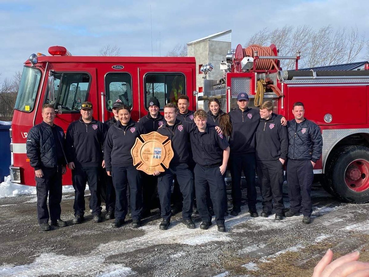 SmittyReagan's tweet image. I am a Loyalist College Pre-Service Firefighter Graduate.
I have learned and grown so much over the year and I have made life long friendships along the way. To my parents, you guys are my biggest supporters and I am so lucky to have you.❤️ 
I can’t wait to continue my journey!