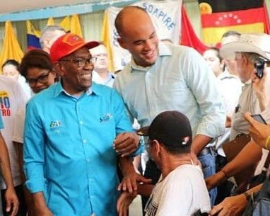 PsuvPazCastill0's tweet photo. Hoy #20Dic, con mucho amor patrio, conmemoramos el Natalicio del Maestro de la Revolución Bolivariana, el profesor Aristóbulo Istúriz, siempre junto al pueblo, protegiendo a los más humildes de nuestra patria. #PNBPorLaVidaYLaPaz
#QueVivaLaPatria @NicolasMaduro @HectoRodriguez https://t.co/62HHmyqXej