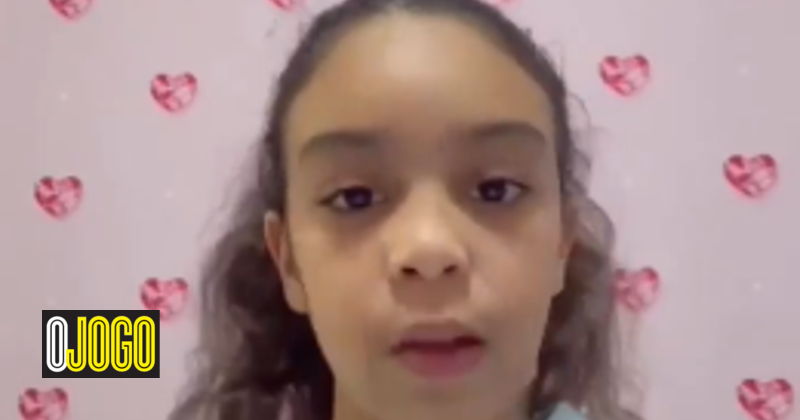 ojogo's tweet photo. Criança marroquina que gozou com Ronaldo desmente ter sido alvo de bullying e diz: "Não é a minha mãe" https://t.co/2tERPQg8lO https://t.co/bqkIntuhwZ
