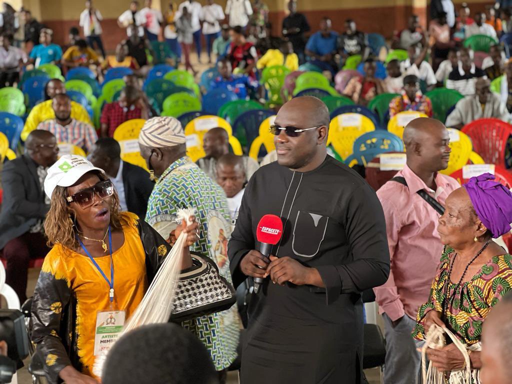 Adamademariam's tweet image. Il est toujours dans les autres.
Toujours parmi les autres.
Toujours pour les autres.
Toujours là pour informer avec assiduité et clairvoyance cet homme le Messi de la presse guinéenne le Goat @LamineGuirassy toujours copié mais jamais égalé.
#FierDevous