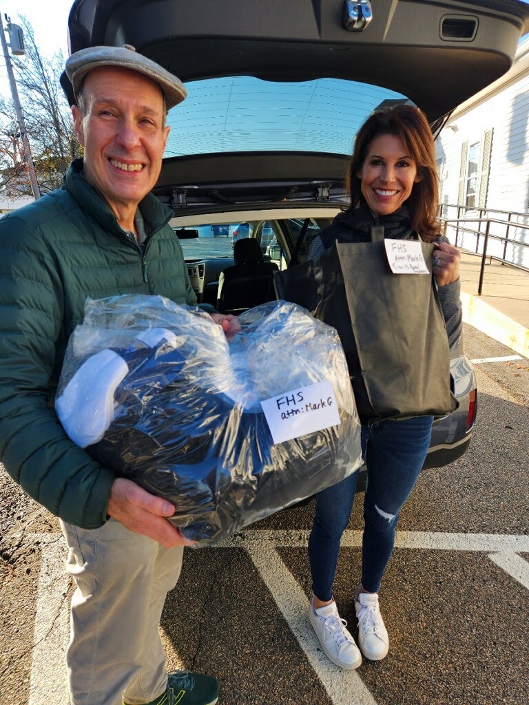 CircleofHopeBOS's tweet photo. The day after our delivery to Framingham High School, we received an urgent request to help a student who had no winter clothing in his size. Right away, volunteers Bruce &amp; Marlo made a second delivery with clothing &amp; winter essentials for the student. #EmergencyResponseProgram https://t.co/NJQmC4074b