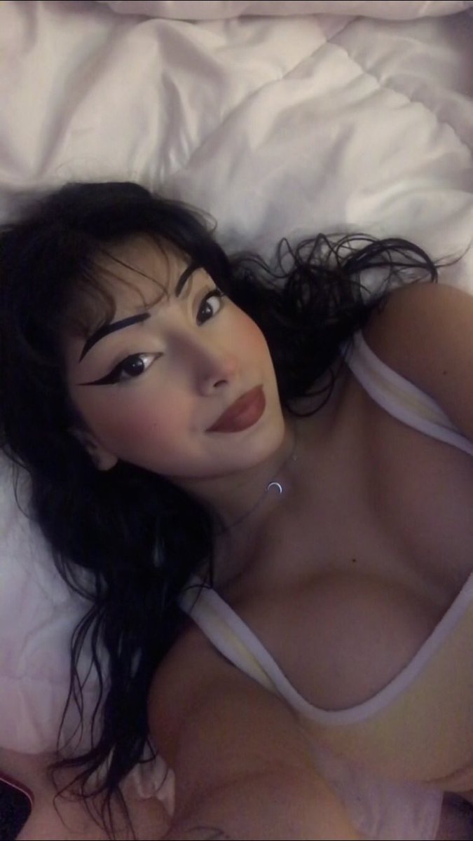 brianna_r44's tweet photo. lovin myself a lil more lately <3 https://t.co/ufG36g6r3b