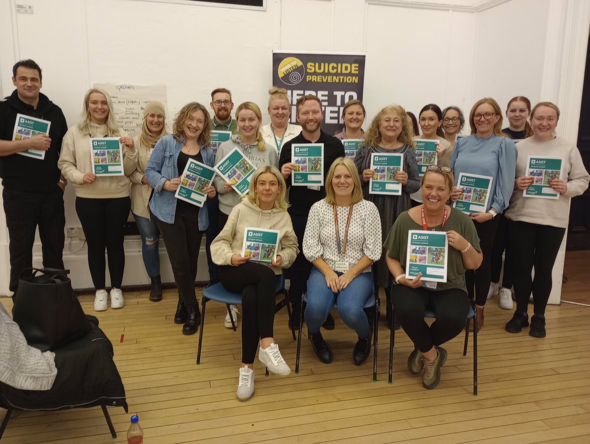 TrainingLom's tweet image. And another amazing bunch of individuals I thought I had already thanked for their commitment and hard work, ready to get out there and help to keep their communities safer from Suicide.
Thank you ya wonderful bunch, and to East Ayrshire for hosting.💕💕