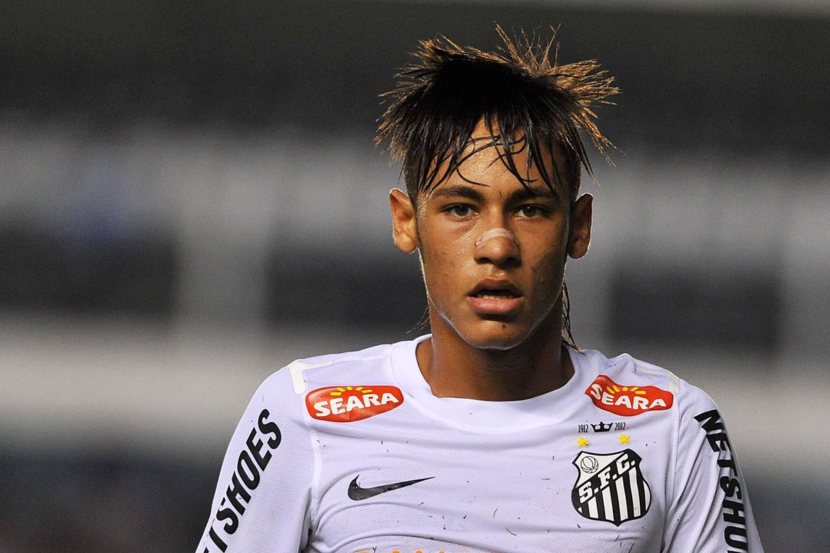 _Sainai's tweet photo. Young Neymar or young Antony?🤔 https://t.co/VNyeOjF62g