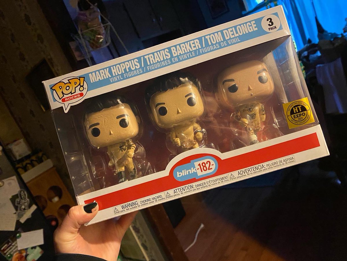 SporadicJills's tweet photo. Of course I got the pixel blink pops. Now chill out on the funkos. I’m running out of room @blink182 #blink182 #funkopop #blinkfunko #hottopic #bompa https://t.co/LGcRnMUs0O