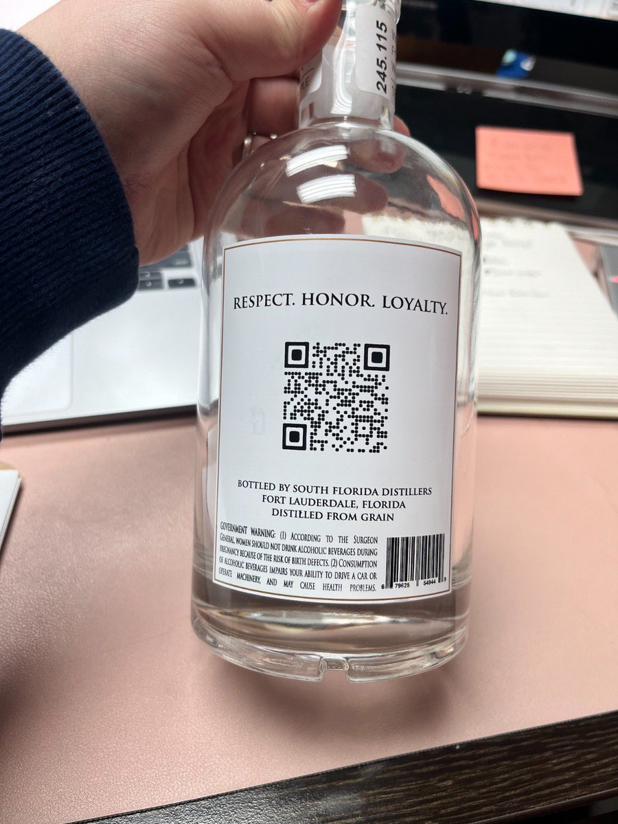 Omerta_SOL's tweet photo. 🔜 🥃 

#OMERTAISTHENEWMETA https://t.co/AK9lgdgAYk