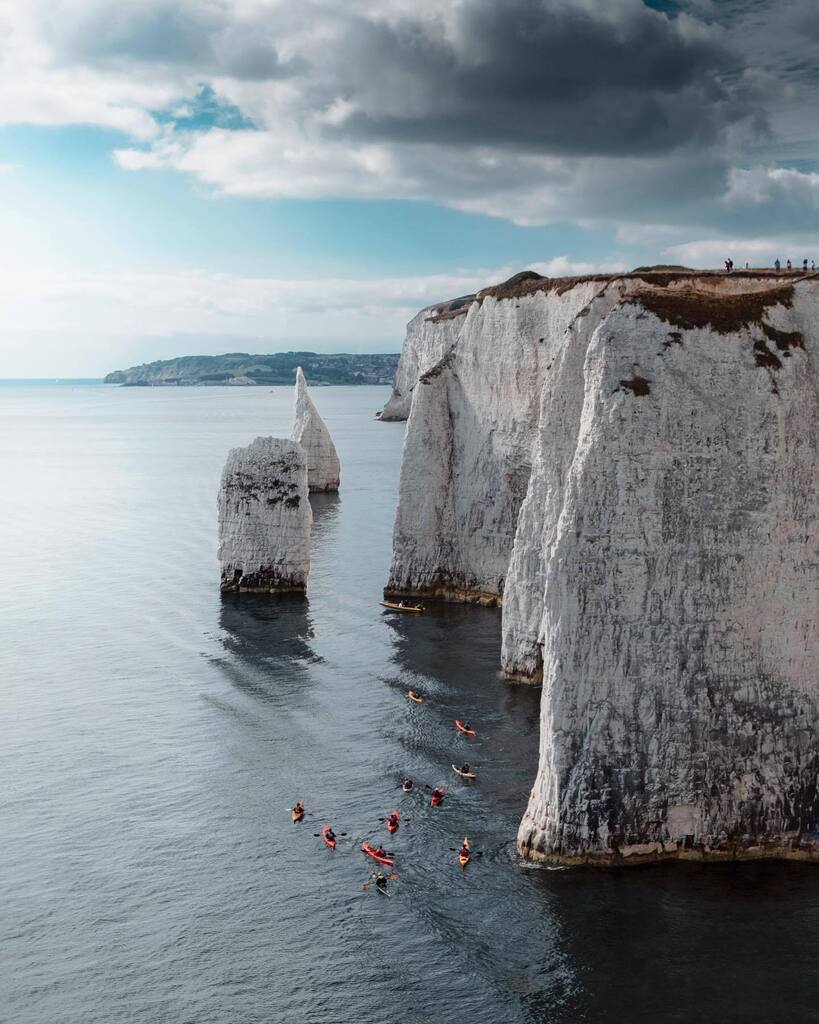 AdamSheath's tweet photo. ‘Kayaks at Old Harry Rocks’  One on my limited edition prints available also framed, in A4, A3 and A2. Check out my shop or link direct in bio to view the collection.  #oldharryrocks #dorsetcoast #adamsheath https://t.co/WKrOja3mrf https://t.co/ofWKzxGsWT