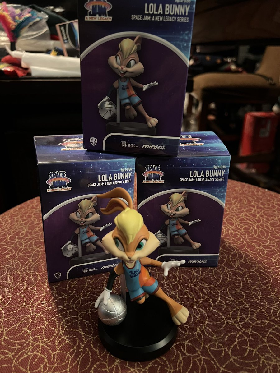 ramivic's tweet photo. Target now has @beast_kingdom figures!! #LolaBunny!! #spacejam #figure #basketball #looneytunes @AmyNewBlue @Babsiwuff @TrishForstner @jakebunny @marklungo @pixelkitties @KarenRobersn #seespotrun https://t.co/3B30KwIKZ8