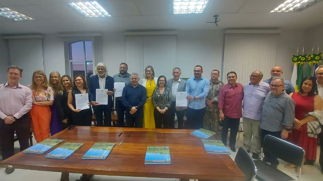 arturbruno's tweet photo. SEMA, EGP e IFCE assinam acordo de Cooperação Técnica para Especialização em Meio Ambiente
Saiba mais: https://t.co/eqzlZ8xnDk https://t.co/oPF4TGpGec