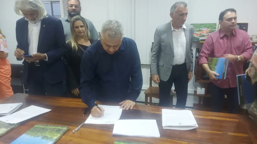 arturbruno's tweet photo. SEMA, EGP e IFCE assinam acordo de Cooperação Técnica para Especialização em Meio Ambiente
Saiba mais: https://t.co/eqzlZ8xnDk https://t.co/oPF4TGpGec