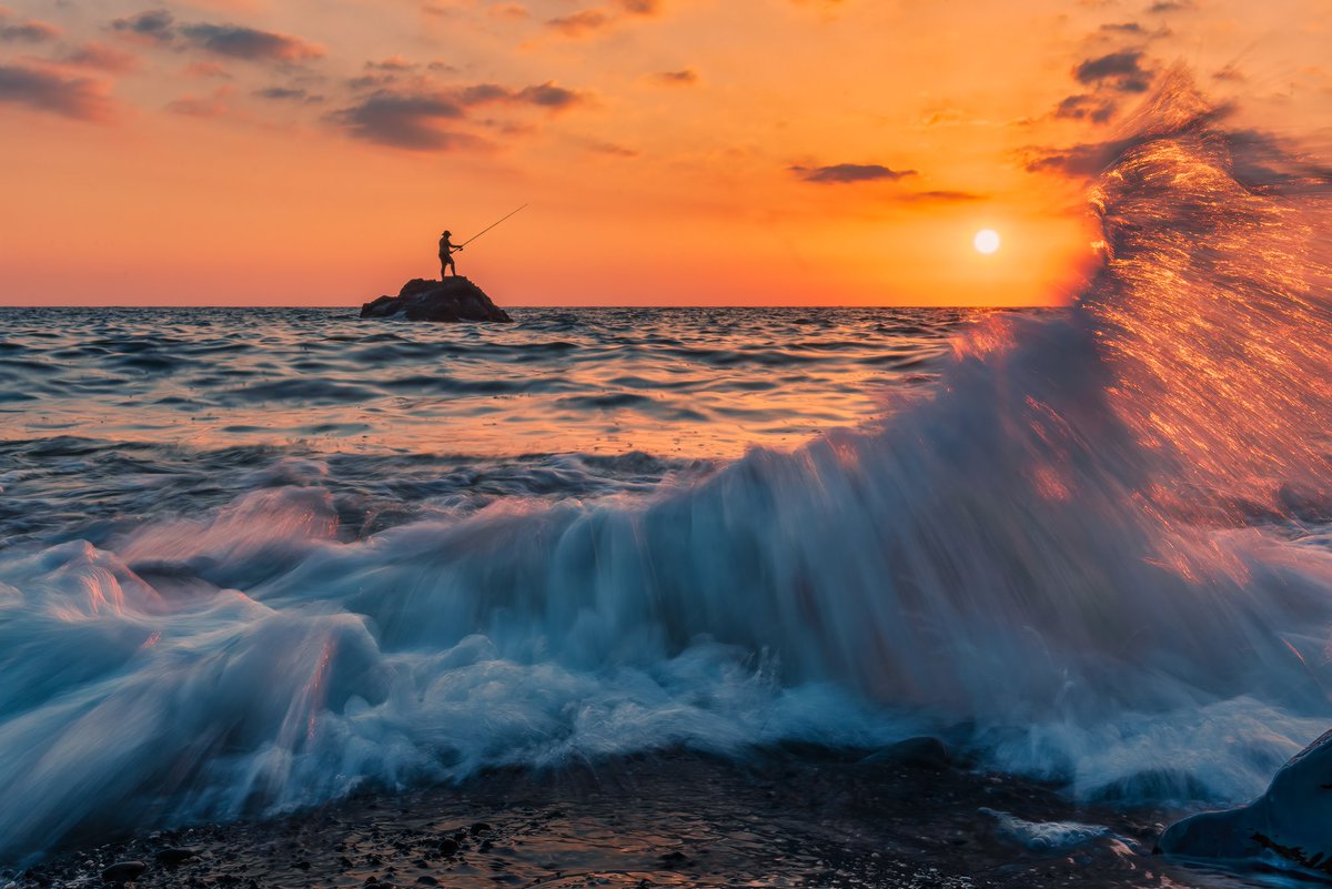 mericaktar's tweet photo. Gn #NFT fam✨️

The Lone Fisherman 🌊👇

https://t.co/uVLhbYBRiI https://t.co/hcNxjint6h
