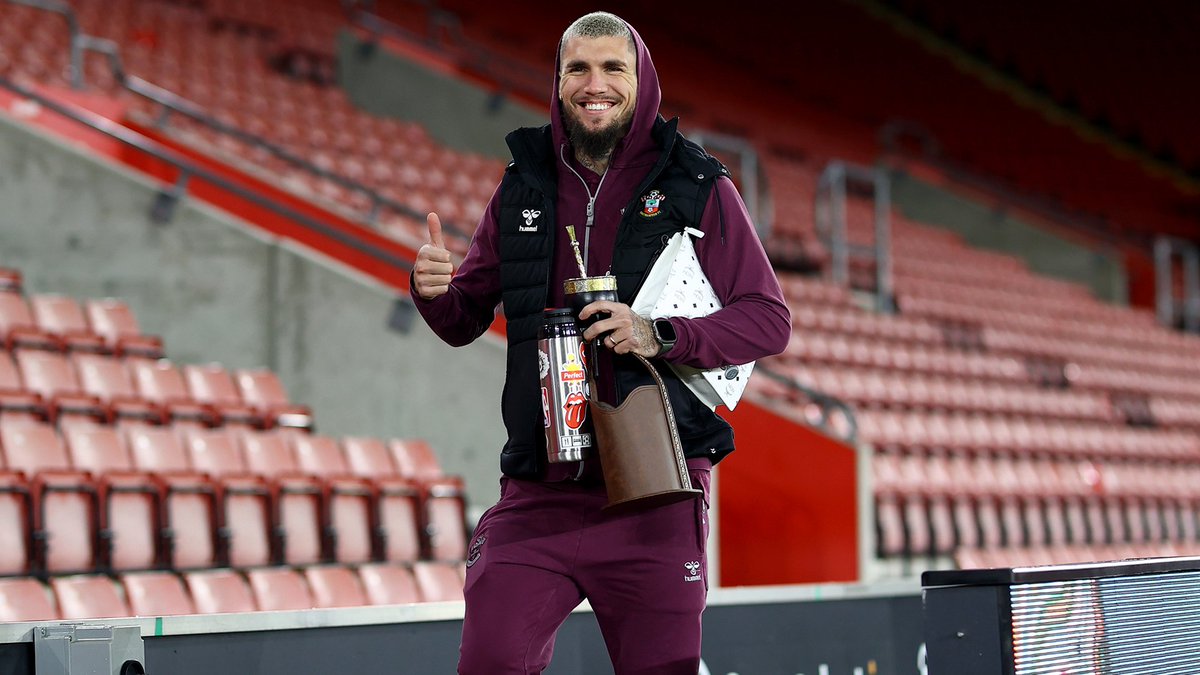 SouthamptonFC's tweet photo. Matchday mood: 😁 https://t.co/l8USyUwp2I