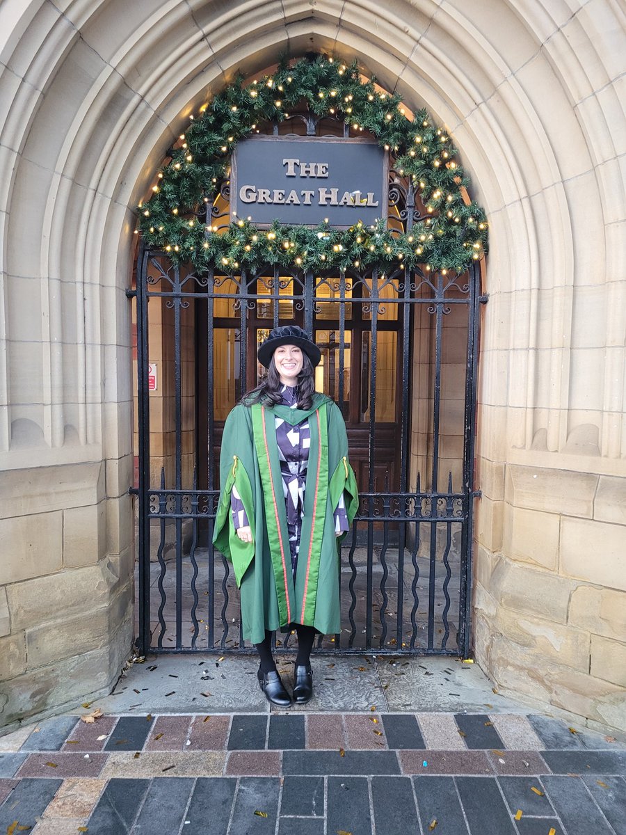 nolongerhere947's tweet photo. IT'S OFFICIAL! There's a Doctor in the family 🥳

Congratulations @EricaMilton_

I could not be prouder of you ❤ #ItsDrActually #WeMadeIt https://t.co/TeQHE6jCvV
