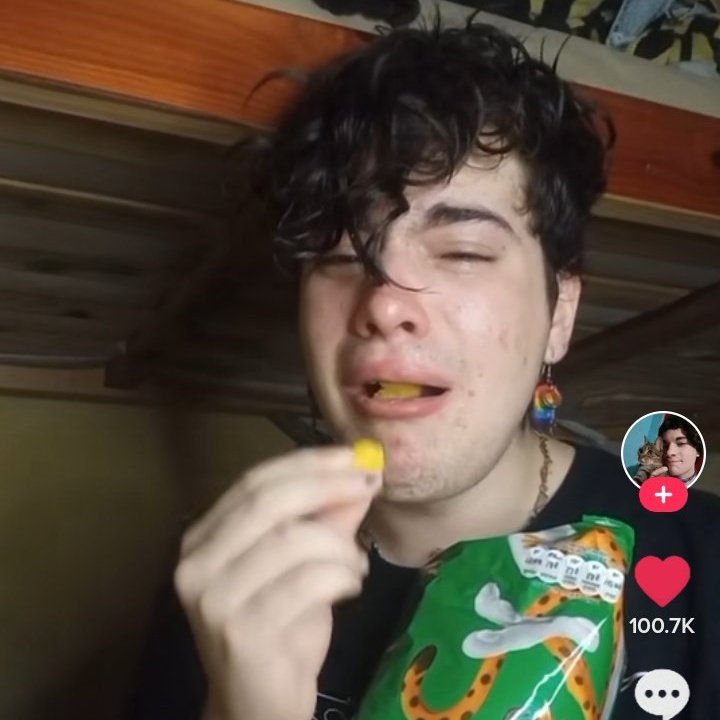 EL DIBU LE REGALÓ SU REMERA A UNA AAAAAAAAAAAAAAAAAA