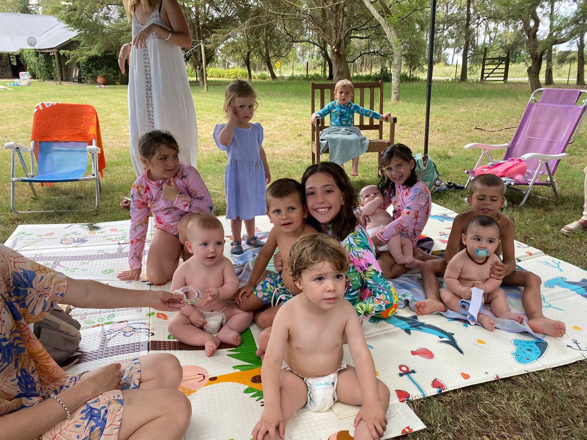 3agro's tweet photo. Family Day, despedida de año 2022!  Les presentamos lo mejor que tenemos: Nuestro semillero!!! 
🌻🌱🌾🌼🌽 
Flor de despedida de año con nuestras familias! Gracias a los q trabajan con nosotros, clientes, proveedores y amigos! Inolvidable 2022.. Agárrate 2023 q no le aflojamos! https://t.co/ZjA68B4OrA