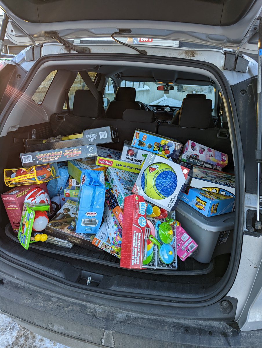ABBlueCross's tweet photo. Our #HeartsofBlue grew three sizes the day we visited @SantasAnonymous. We are incredibly proud of our employee-led Hearts of Blue charity who not only contributed physical toys, but a total of $1,897.76 in digital donations. https://t.co/xl52CY8Zz2