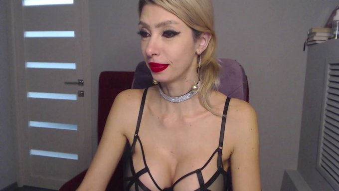 I'm online @MyFreeCams! #onmfc https://t.co/PlGLdxpm31 💚 https://t.co/mMRnNmTrA2<a class="tags" href="/tag/myfreecams">@myfreecams</a><a href="/tag/onmfc"class="tags">#onmfc</a>