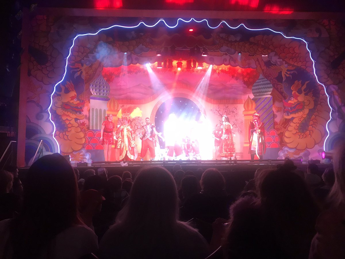 Ward2Fiona's tweet photo. #Panto #PrincessTheatreTorquay wouldnโt be #Chrimbo without it nice #Tribute to #RuthMadoc at then end who should of been in this panto ๐ https://t.co/3kUlmcjWhp