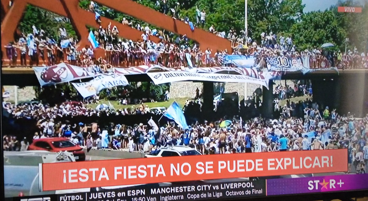 JonanaAndrea's tweet photo. #QueFiesta tan hifueputa de buena!
@SC_ESPN https://t.co/VDCmZe5FG0