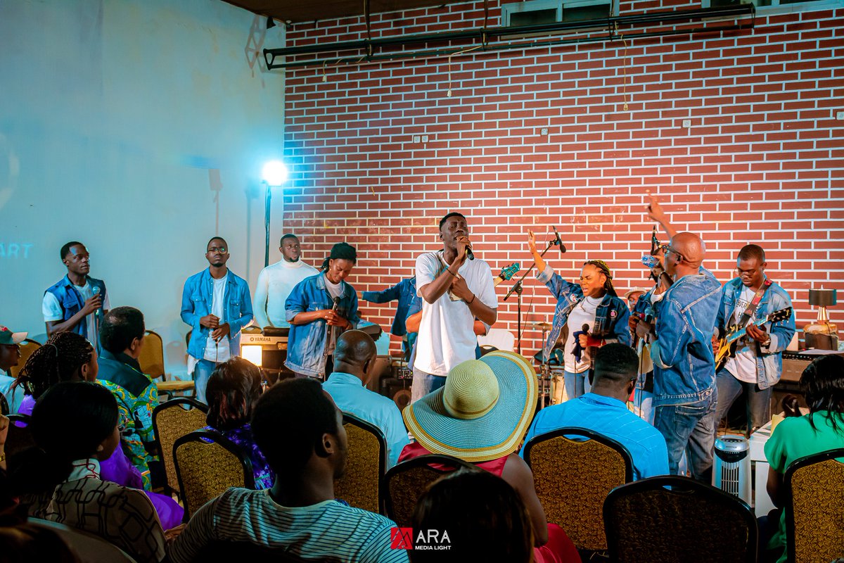 ARAMEDIALIGHT's tweet photo. Expérience musicale
#Gospel #music
@DivineHeartCmr https://t.co/3XuxMkfI6N