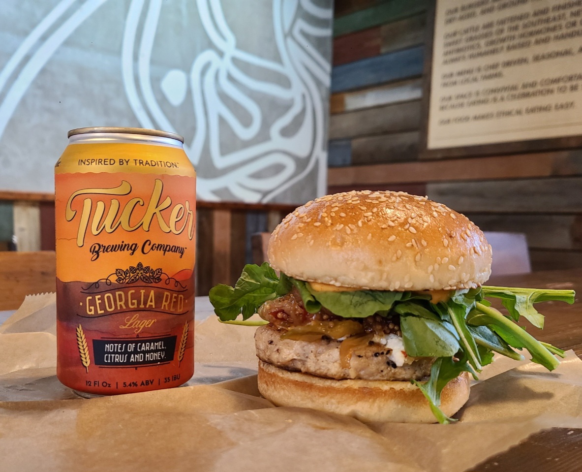 fbgrantpark's tweet photo. Check out this daily y'all!
Chicken burger w/ @dpfarm40 goat cheese, green cabbage chow-chow, arugula, and paprika mayo

Pair's quite nicely with @tuckerbrewingco GA Red Lager! https://t.co/k0jQr0dgOd