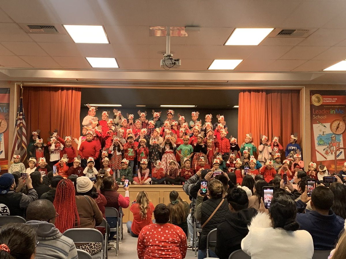 Happy Holidays from our TK &amp; Kindergarten students ☃️ #vista #vistaunified #vusd #vistaunifiedschooldistrict #foothilloak #fho #lim #leadershipvibes